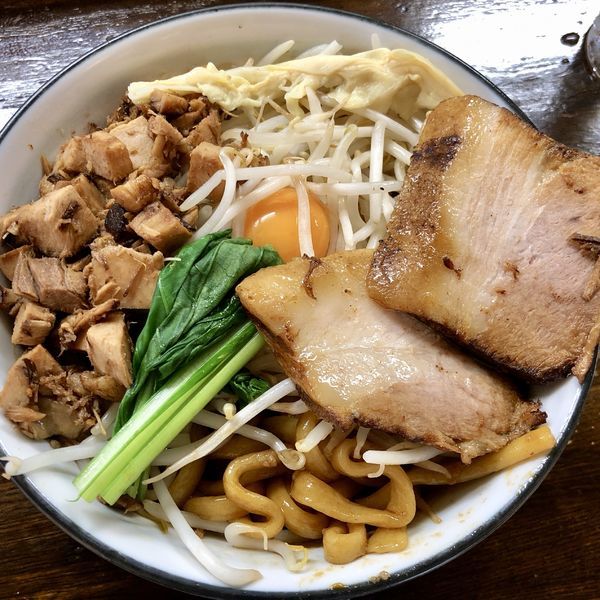 「まぜそば（大）＋追加豚２枚」@麺や 酒処 よし乃の写真