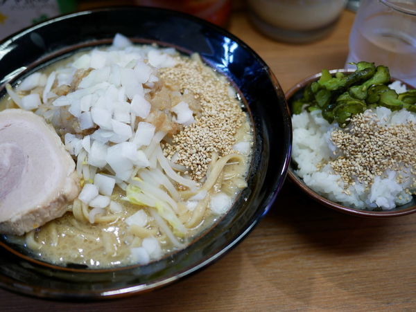 「家系二郎 並 麺硬め＋味濃いめ＋油多め＋小ライス」@横濱家系ラーメン 馬場壱家 風の陣の写真