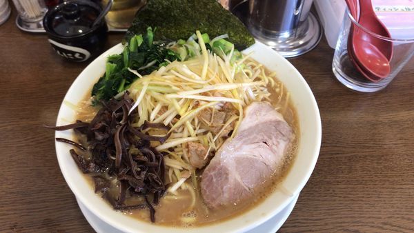 「ネギラーメン大盛1,080円 固め」@うまいヨ ゆうちゃんラーメンの写真