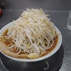 赤ラーメン　野菜多め　ニンニク少なめ