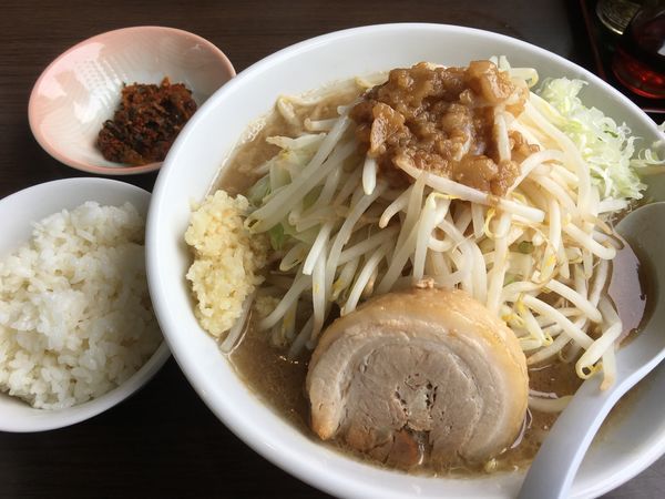 「雄二郎（ﾆﾝﾆｸ ｱﾌﾞﾗ ﾈｷﾞ 辛子高菜）＋小ライス」@麺や ○雄の写真