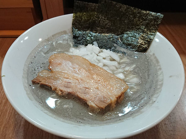 「煮干しソバ」@煮干し屋 香良の写真