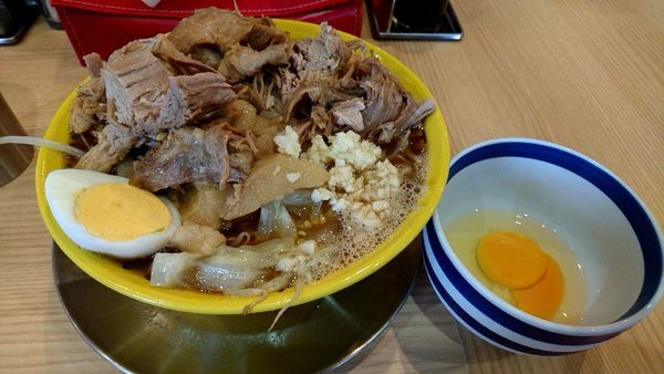 「ミニ豚そば780円+豚増し150円+生卵50円」@茨城豚そば 特龍 水戸堀町店の写真