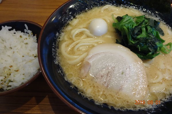 「醤油ラーメン麺やわらかめ1日は500円」@横浜家系ラーメン 横浜道 野田蕃昌店の写真