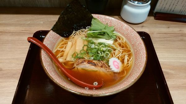 「【限定】鶏×魚醤 あご煮干 醤油 鶏そば¥800-」@征麺家 かぐら屋の写真