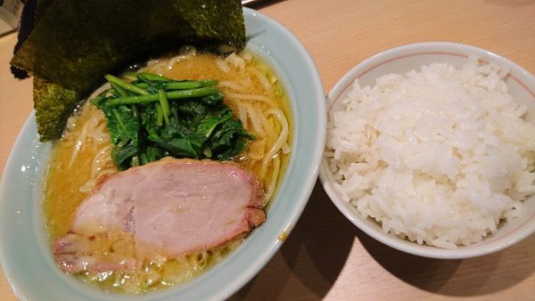 「家系らぁ麺」@麺屋 庄太 赤坂店の写真