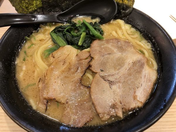 「濃厚とんこつ醤油らーめん 690円」@ラーメン春樹 笹塚店の写真