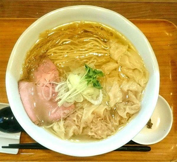 「塩と貝のラーメン ワンタン」@ラーメン 健やかの写真