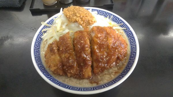 「味噌カツラーメン1200円」@東葛MARUKAKU 南柏店の写真