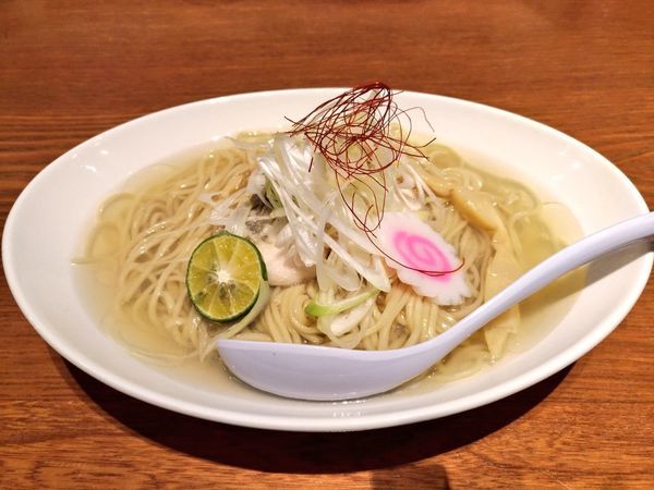 「期間限定 冷やしラーメン 牡蠣しお味」@ストライプ ヌードルズの写真