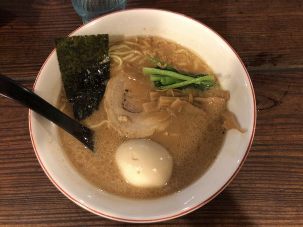 「黒一笑 味玉」@一笑ラーメンの写真