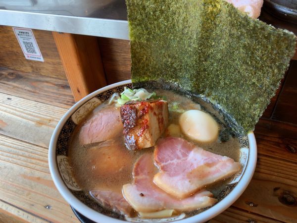 「特製1200円、トッピング角煮150円」@すごい煮干ラーメン凪 新宿ゴールデン街店 本館の写真