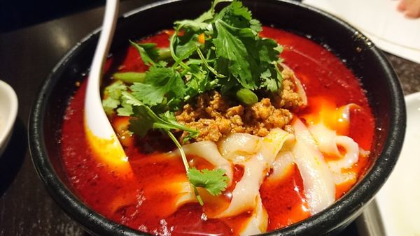 「麻辣刀削麺」@刀削麺 張家 麹町店の写真