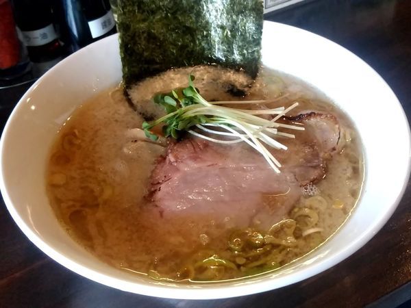 「背脂醤油らーめん(並盛・130g)780円」@麺や まる喜の写真