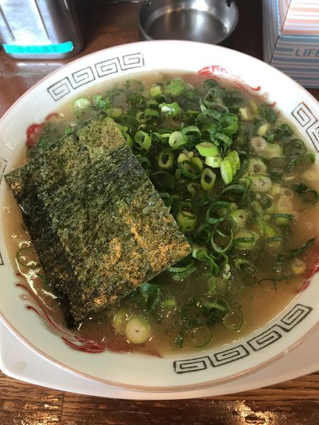 「ねぎラーメン(ハリガネ)」@博多ラーメン もえぎ野の写真