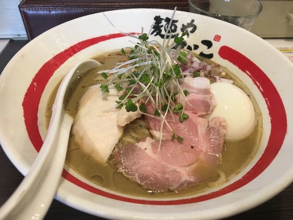 「味玉濃厚牡蠣そば」@麺や でこの写真