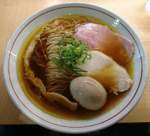 「鶏そば(醤油)＋味玉」@濃厚鶏そば 葵の写真