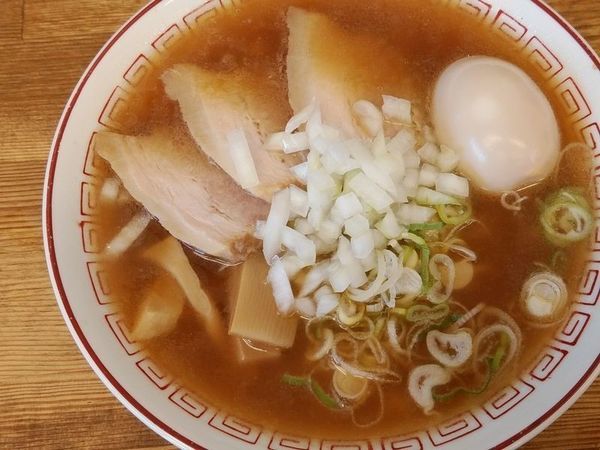 「蔵出ししょうゆ味玉ラーメン（玉ねぎ入り）」@喜多方食堂 浅草本店の写真