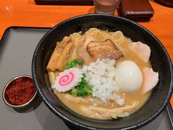 「特製濃厚中華そば  辛あじ」@中華そば 輝羅の写真