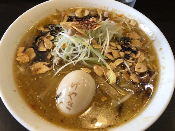 「煮玉子ラーメン ニンニク」@けやき すすきの本店の写真