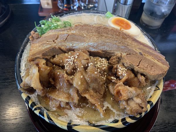 「一本角煮たれ味噌らーめん」@ハルピン味噌らーめん 雷蔵の写真