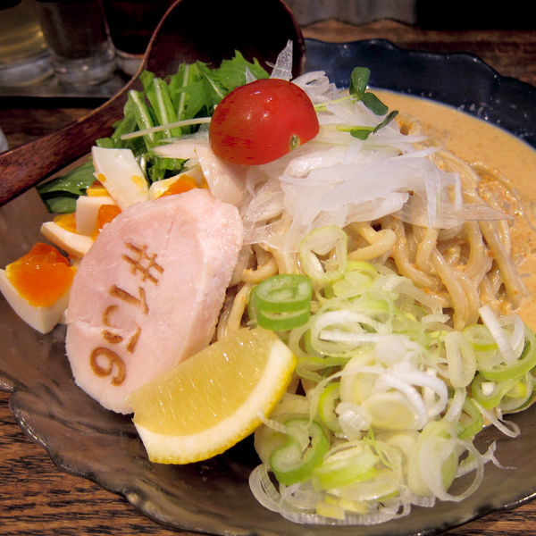「冷やし中華 980円（太麺）」@鶏そば十番 156 ICHIKORO 麻布十番店の写真