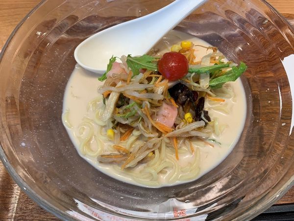 「冷やしちゃんぽん（夏季限定）」@リンガーハット TOKYO PREMIUM 新橋店の写真