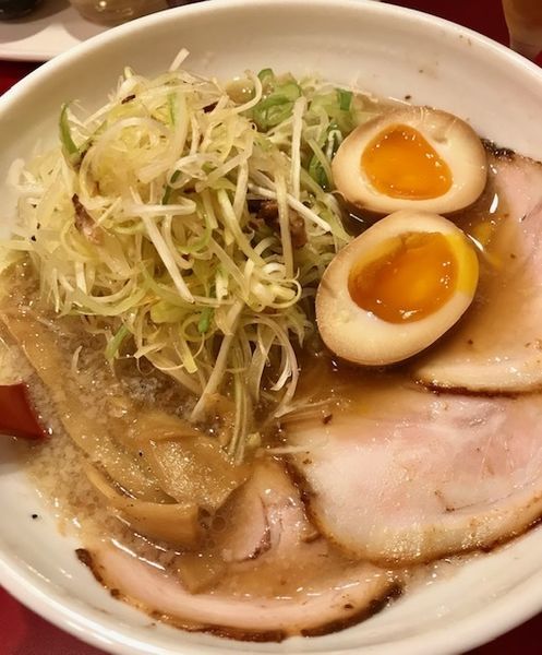 「醤油ラーメン(ネギ、味玉）with チャーシュー飯」@らーめん 味里 misatoの写真