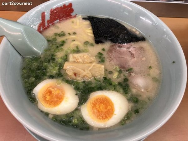 「プレミアム塩とんこつ (860円)」@山岡家 越谷レイクタウン店の写真