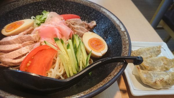 「冷やし中華(大盛無料)+餃子3個」@麺処 つよしの写真