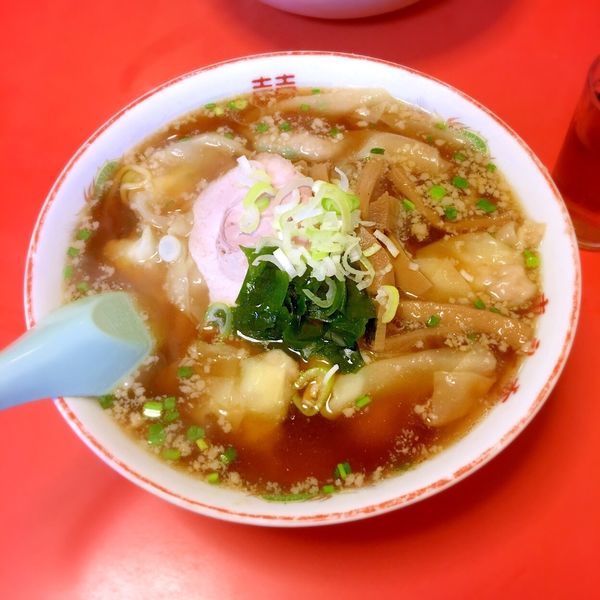 「ワンタン麺。¥650。火曜日は大盛りサービス。」@恵礼香の写真