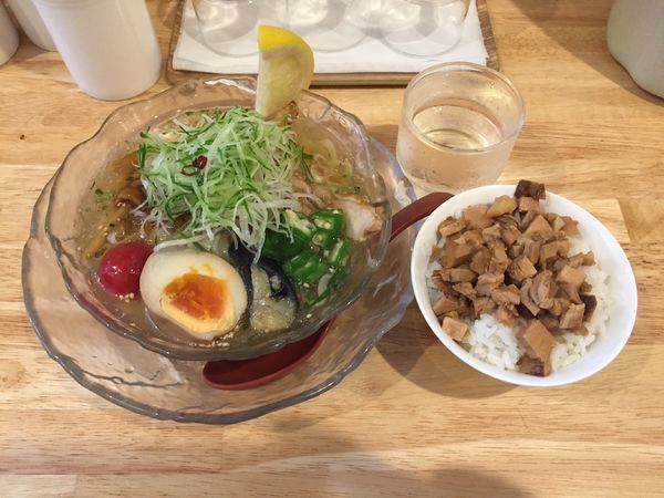 「【夏季限定】冷やし鶏そば＋ランチライス」@らーめん天神下 大喜の写真