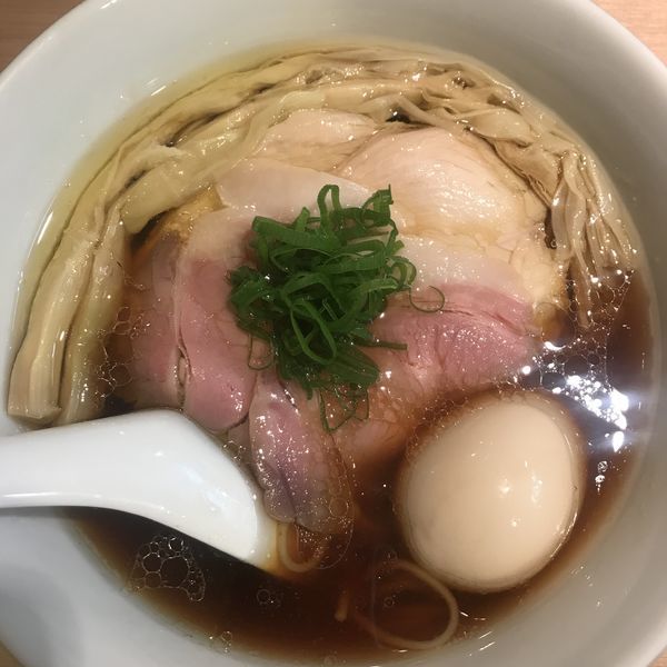 「特製醤油らぁ麺」@らぁ麺 はやし田 新宿本店の写真