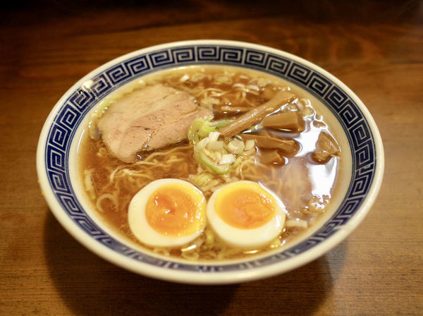 「中華そば 並…700円＋半熟たまご…100円」@豆天狗 本店の写真