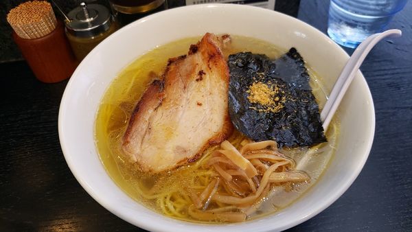 「塩ラーメン　800円」@塩そば 桑ばらの写真
