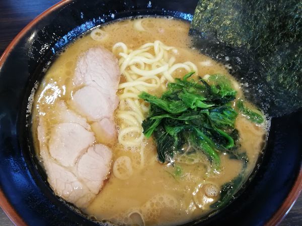 「ラーメン」@横浜らーめん 寿三家の写真