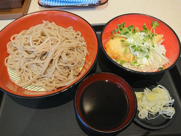 「ミニとり天タルタルソース丼セット(もり)580円」@名代 富士そば 志木店の写真
