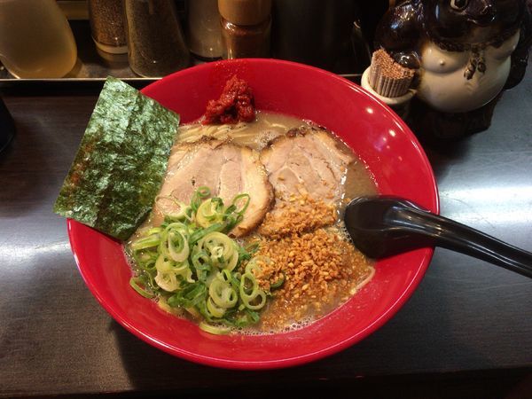 「【限定】とん塩らーめん〜辛にんにく味噌添え〜 900円」@ラーメンくれはの写真