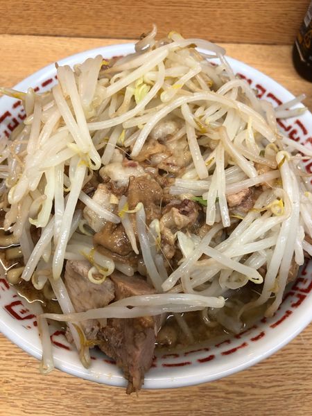 「小豚900円ヤサイアブラマシニンニクスコシいいたまご100円」@ラーメン二郎 環七新新代田店の写真