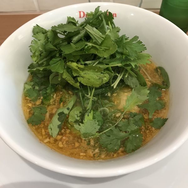 「レモンパクチー辛いらぁ麺（￥1,180）」@ドゥエ イタリアン 市ヶ谷本店の写真