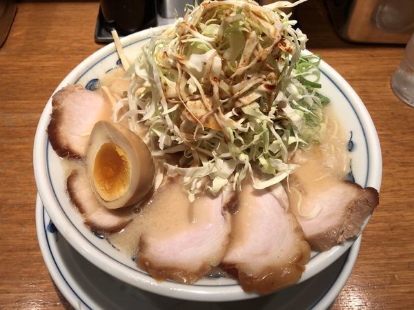 「焼豚らあめんスーパーこってりかため」@らあめん 渋英の写真