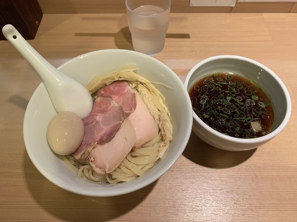 「醤油つけ麺」@らぁ麺 はやし田 新宿本店の写真