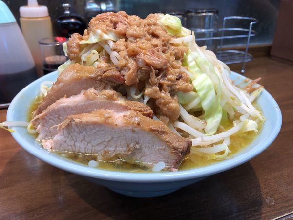 「中ラーメン」@立川マシマシ OGKB店の写真