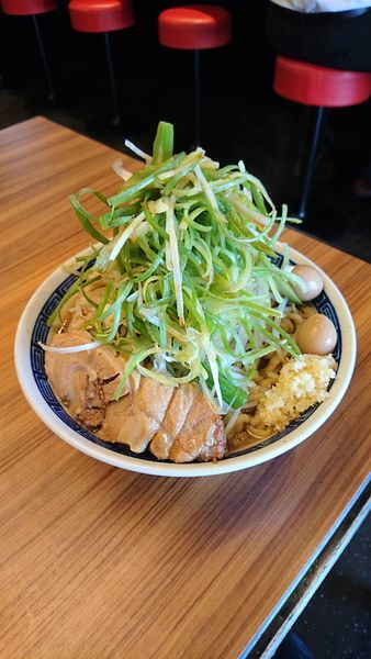 「ネギチャーシュー(倍)にんにく」@びんびん豚の写真