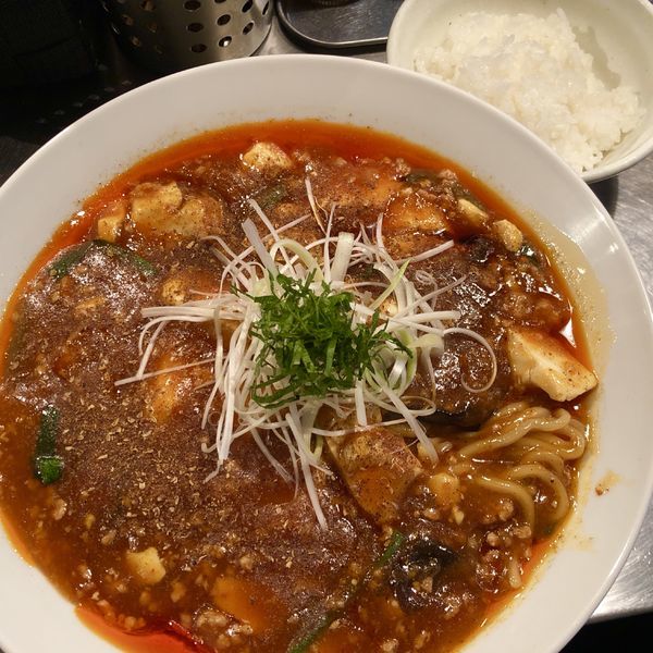 「麻婆麺（汁なし）＋一番搾り（中瓶）」@麺屋 愛心 TOKYO 町屋店の写真