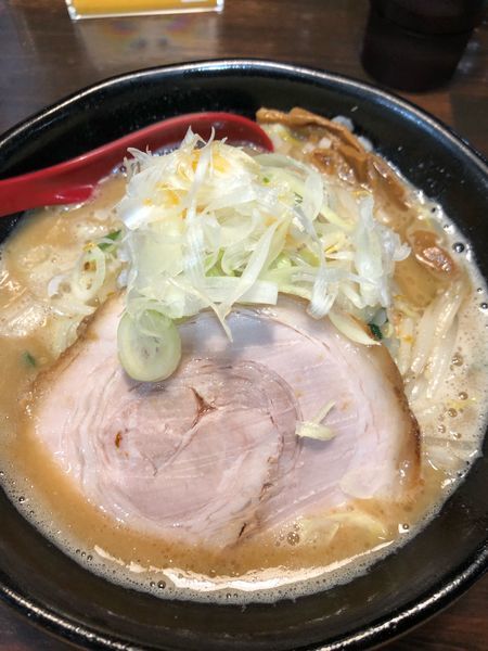 「味噌ラーメン860円ヤサイ大盛無料」@麺処 花田 池袋店の写真