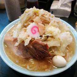 ラーメン　麺の量：少なめ　全増し