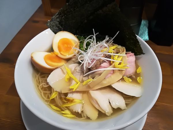「8/9 しろらぁ麺(大)880円スペシャルトッピング300円」@らぁ麺しろの写真