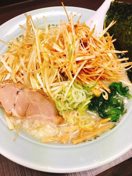 「塩ラーメン 赤ネギ白ネギ」@ラーメンショップ椿 ひたちなか店の写真