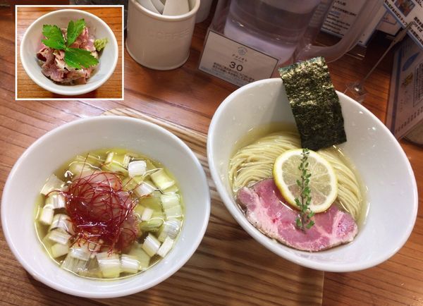 「昆布水塩つけそば &  燻製豚レアチャーシュー丼わさび生醤油」@アメノオトの写真